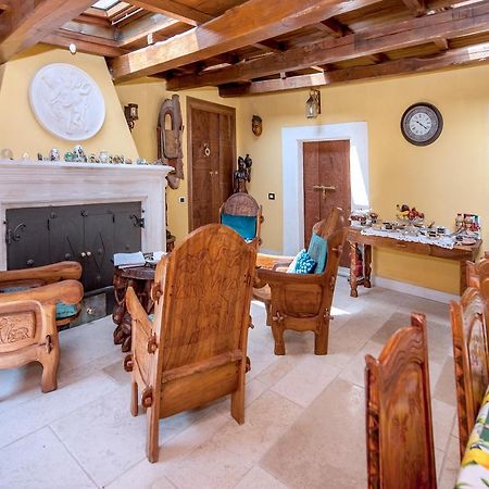 B&B Bone Novelle Dimora Storica Palazzo Zuzi Λ' Άκουιλα Εξωτερικό φωτογραφία