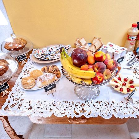 B&B Bone Novelle Dimora Storica Palazzo Zuzi Λ' Άκουιλα Εξωτερικό φωτογραφία