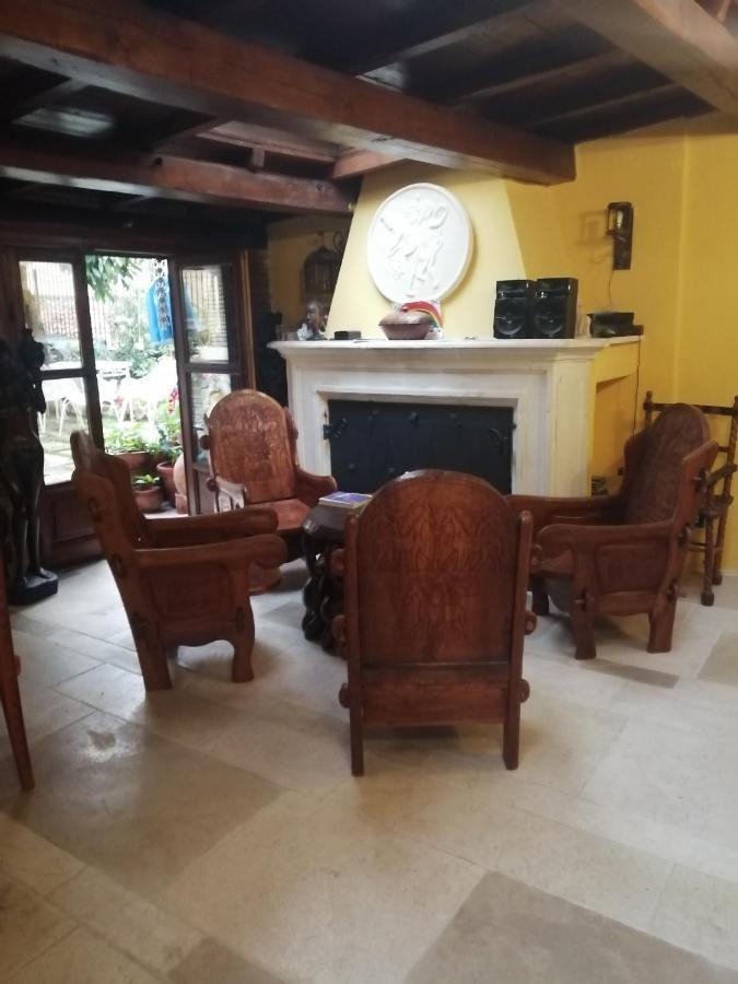 B&B Bone Novelle Dimora Storica Palazzo Zuzi Λ' Άκουιλα Εξωτερικό φωτογραφία