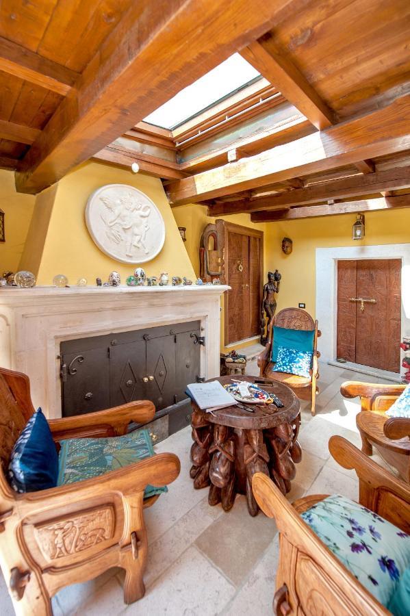 B&B Bone Novelle Dimora Storica Palazzo Zuzi Λ' Άκουιλα Εξωτερικό φωτογραφία