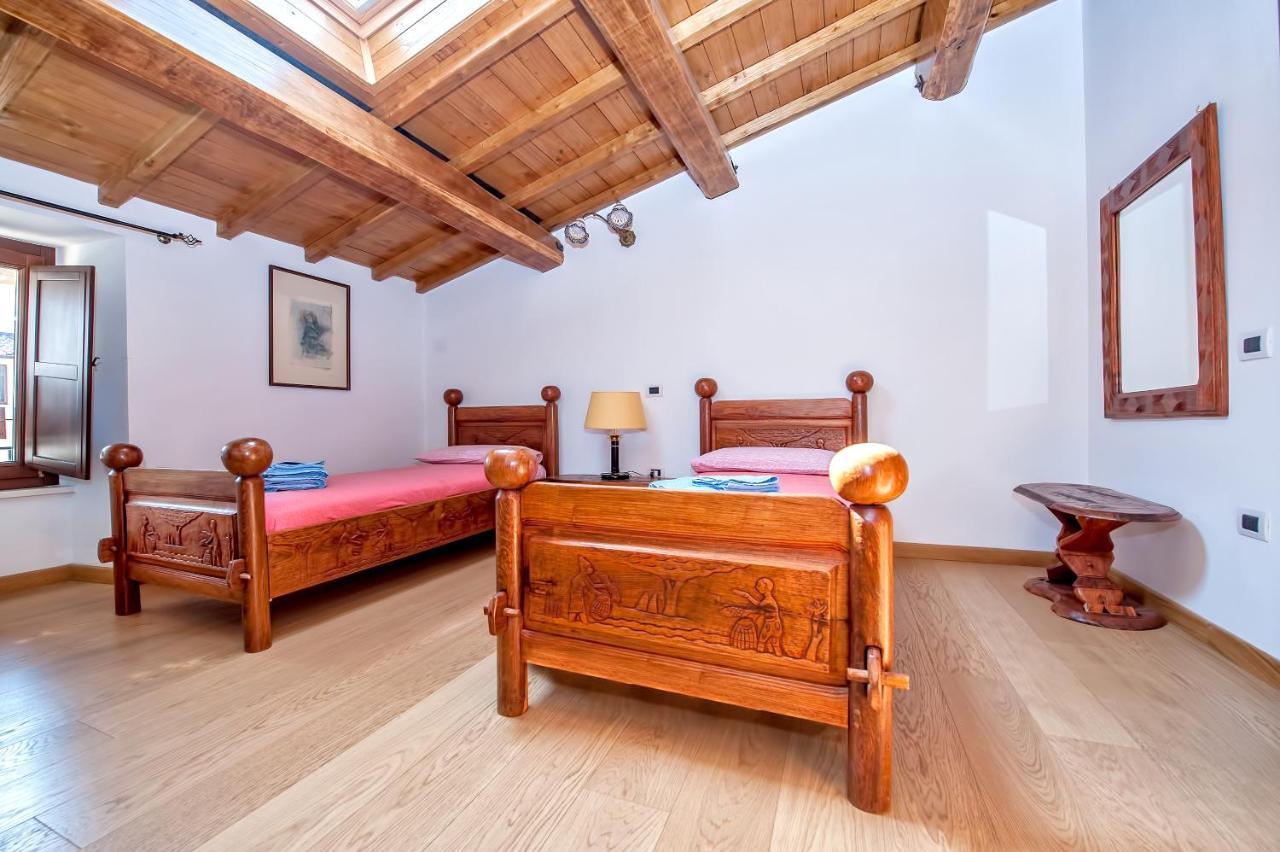 B&B Bone Novelle Dimora Storica Palazzo Zuzi Λ' Άκουιλα Εξωτερικό φωτογραφία
