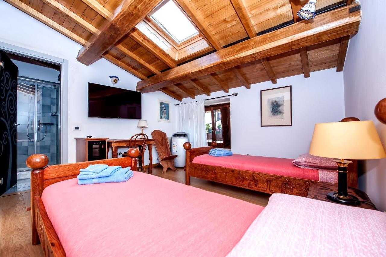 B&B Bone Novelle Dimora Storica Palazzo Zuzi Λ' Άκουιλα Εξωτερικό φωτογραφία