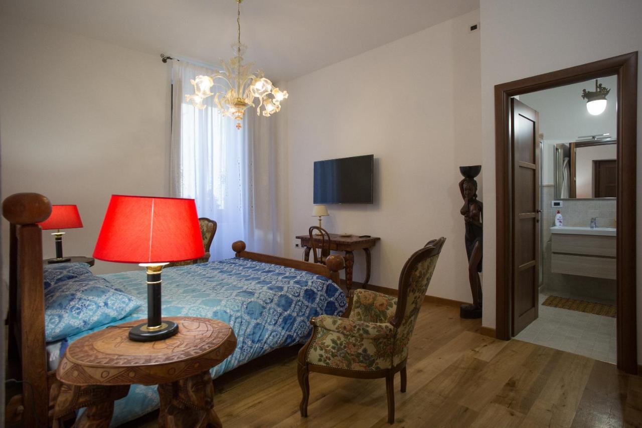 B&B Bone Novelle Dimora Storica Palazzo Zuzi Λ' Άκουιλα Εξωτερικό φωτογραφία