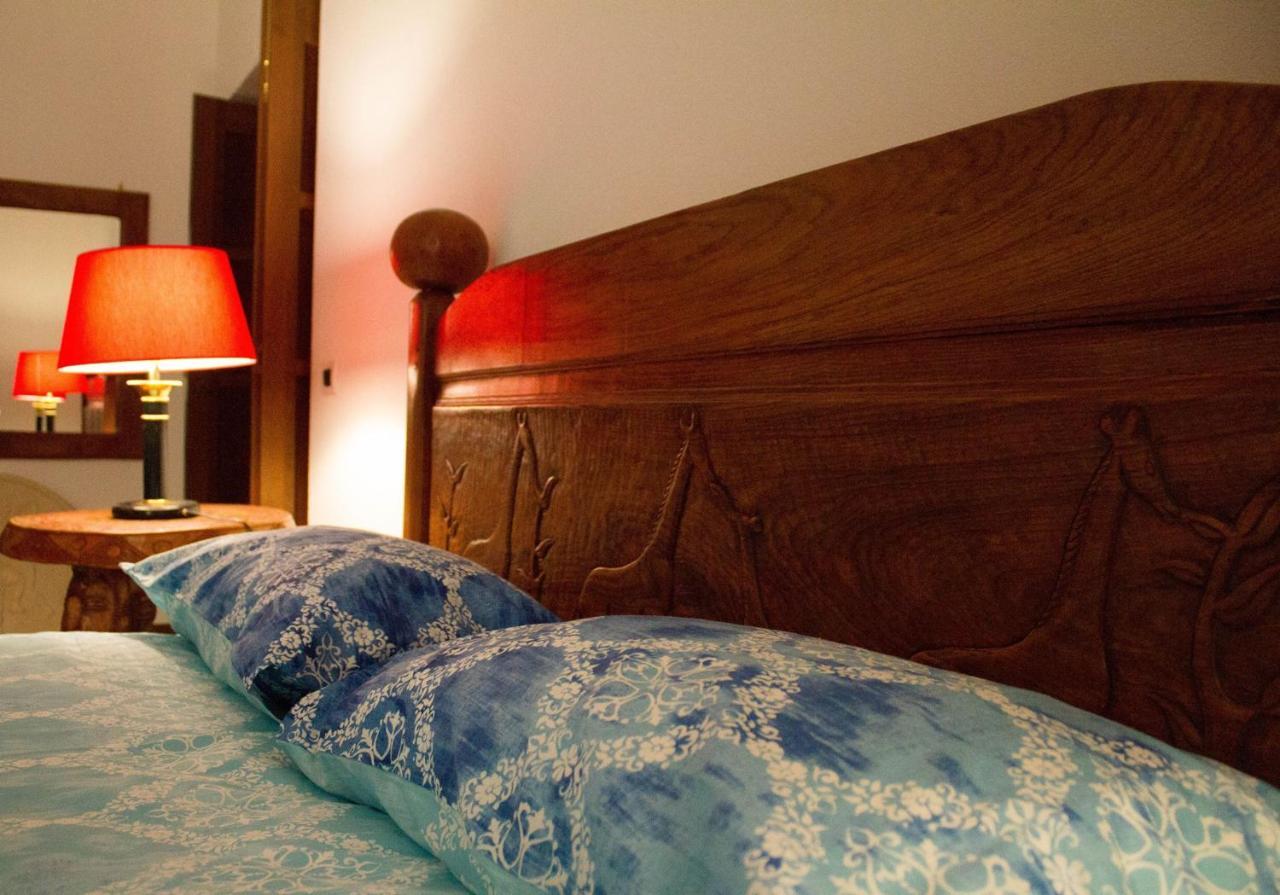B&B Bone Novelle Dimora Storica Palazzo Zuzi Λ' Άκουιλα Εξωτερικό φωτογραφία