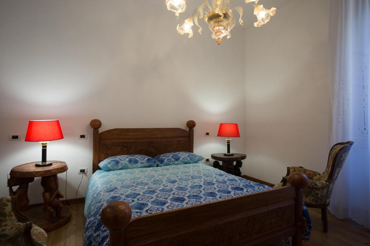 B&B Bone Novelle Dimora Storica Palazzo Zuzi Λ' Άκουιλα Εξωτερικό φωτογραφία